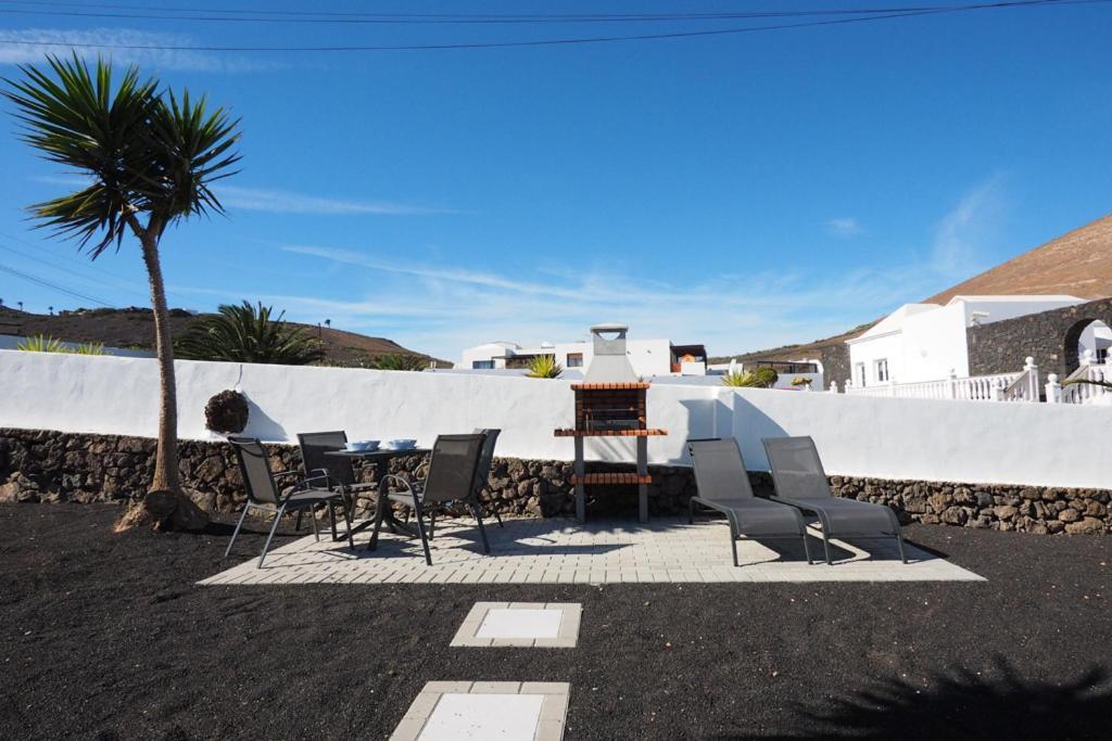 Private Apartment With Mountain And Sea Views, La Asomada, Lanzarote Tías Esterno foto