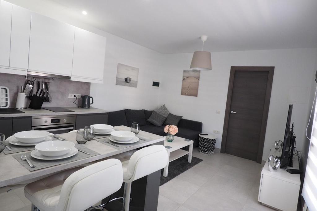 Private Apartment With Mountain And Sea Views, La Asomada, Lanzarote Tías Esterno foto